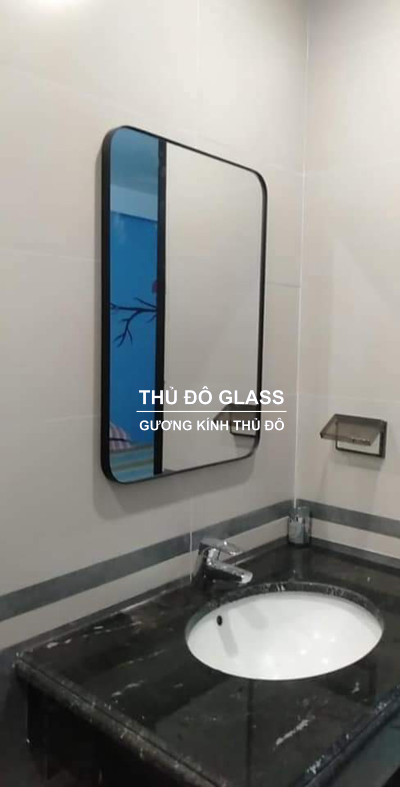 Gương khung thép treo nhà vệ sinh